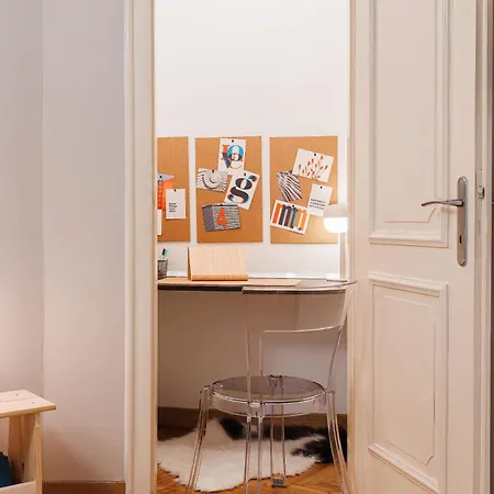Musical Shelter Old Town Heart Renovated Apartment